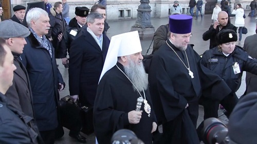 �������� � ����� ������ ������� - ����������� ����������, ������ - �����-�������������� � ����������