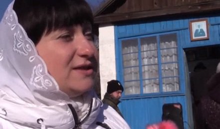 — У нас 14 раненых, двое убитых, 67 домов пострадало, 21 полностью… Cлава Богу, мы пережили это, стали сильнее и дружнее и помогать друг другу стали, — говорит глава Центрального Ирина Малышенко. — У нас 14 раненых, двое убитых, 67 домов пострадало, 21 полностью… Cлава Богу, мы пережили это, стали сильнее и дружнее и помогать друг другу стали, — говорит глава Центрального Ирина Малышенко.