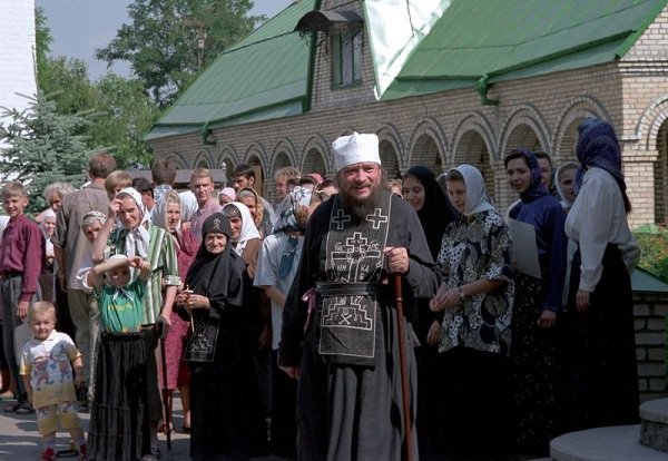 «Аз, грешный Схиархимандрит Зосима, основатель двух обителей… оставляю последнюю свою волю: …Строго держитесь Русской Православной Церкви и Святейшего Патриарха Московского и Всея Руси. «Аз, грешный Схиархимандрит Зосима, основатель двух обителей… оставляю последнюю свою волю: …Строго держитесь Русской Православной Церкви и Святейшего Патриарха Московского и Всея Руси.