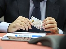 Электронный паспорт россиянина сделают платежным Электронный паспорт россиянина сделают платежным