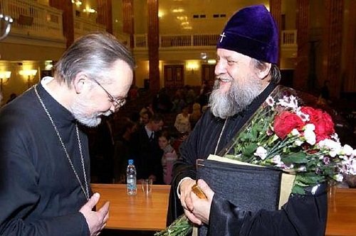 митрополит Ионафан Елецких один из покровителей небезызвестного заштатного клирика Московской епархии о. Георгия Кочеткова, возглавляющего обновленческую секту митрополит Ионафан Елецких один из покровителей небезызвестного заштатного клирика Московской епархии о. Георгия Кочеткова, возглавляющего обновленческую секту