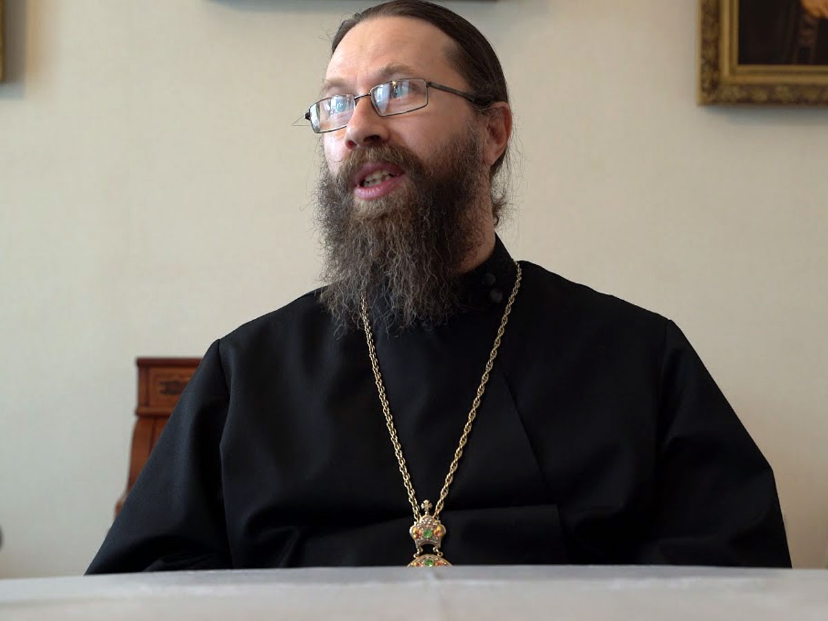 Епископ Леонид Толмачев не согласен с преподобными Оптинскими Старцами