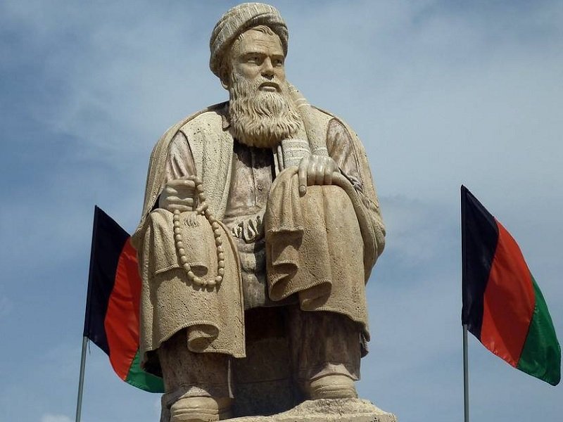 Талибы взорвали памятник сражавшемуся с ними в 90-х Мазари