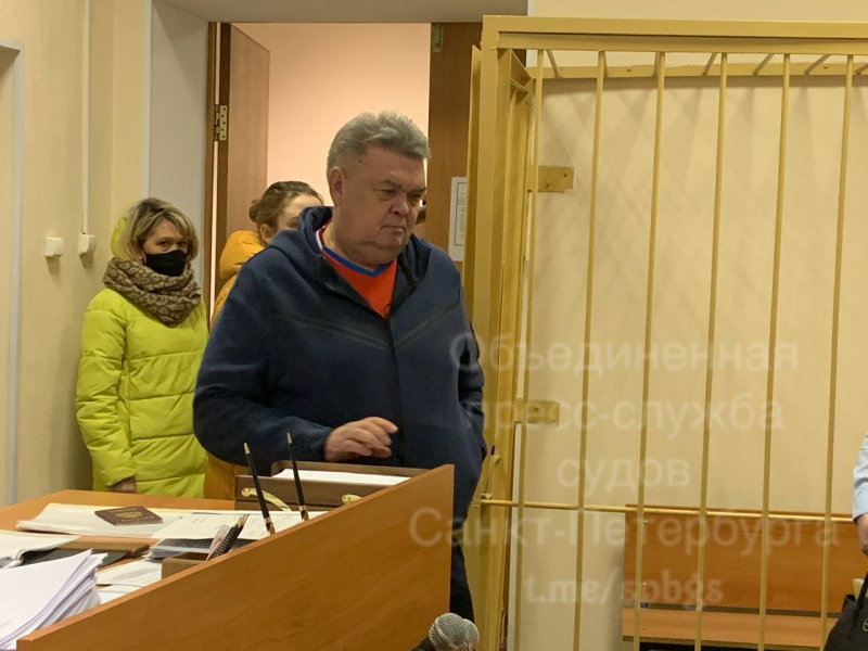 Суд в третий раз перенес рассмотрение дела противника медицинских масок – тренера Ильина