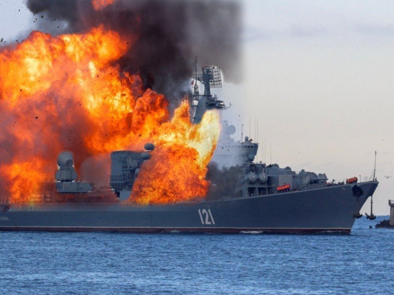 Первые фото ракетного крейсера «Москва»