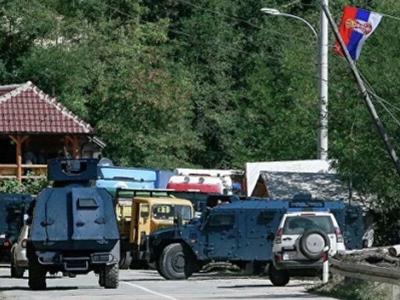 Сербов торопятся выгнать из Косово Сербов торопятся выгнать из Косово