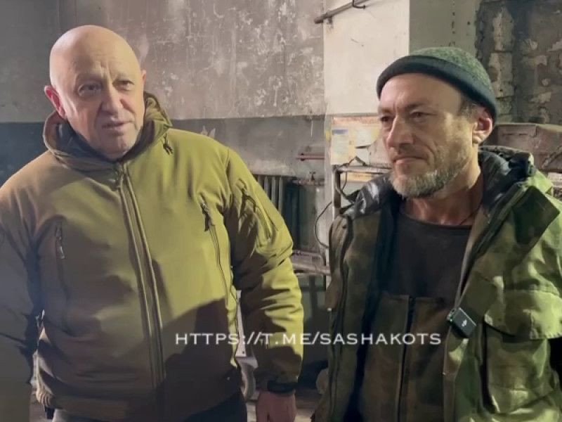 :   200 000-400 000  ,   